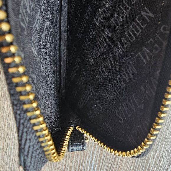 Steve Madden Black Belt Bag with Smooth Leather Finish - Picture 5 of 6